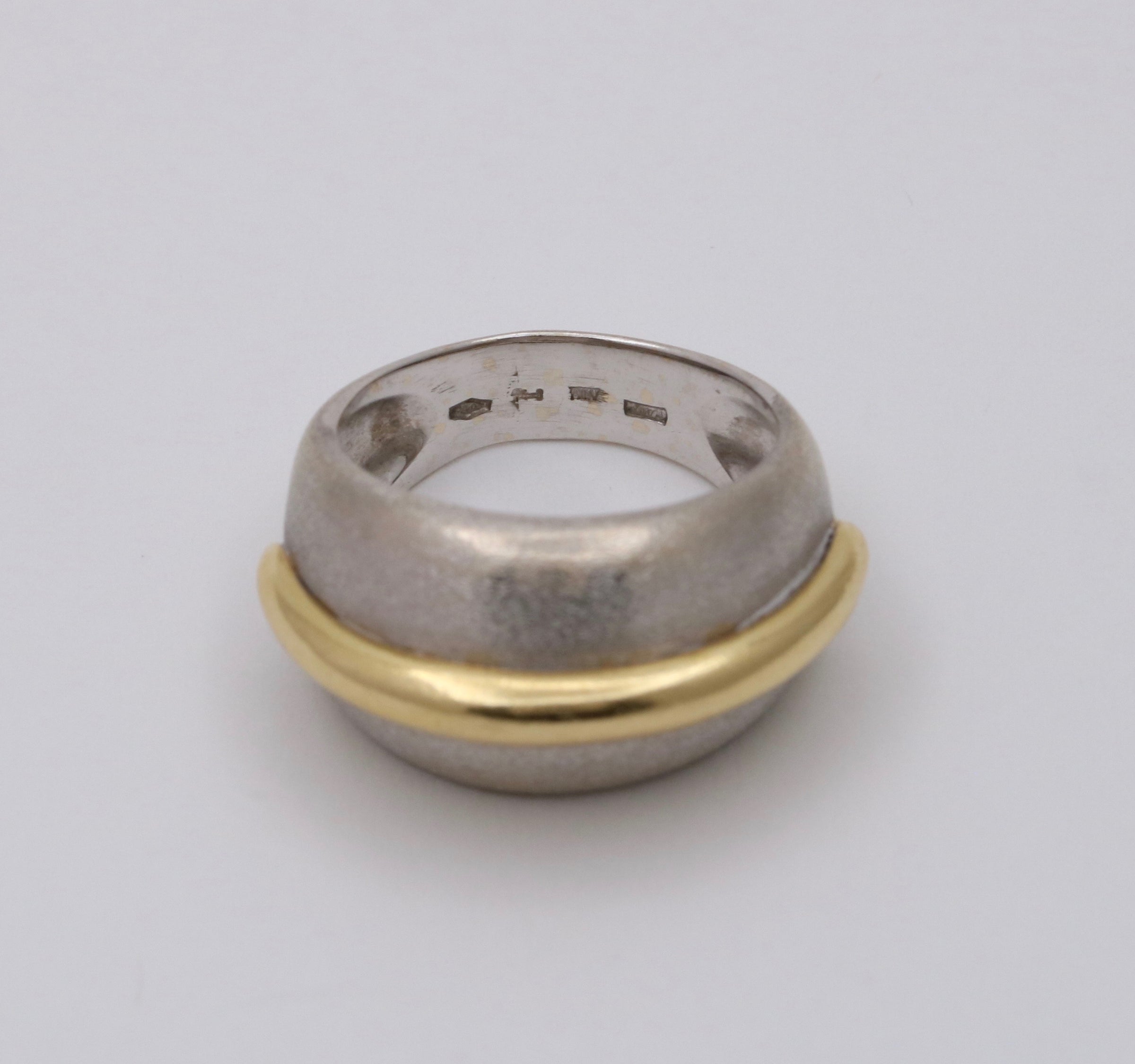 Vintage Modernist 18K Bicolor Gold Dome Ring – Alpha & Omega Jewelry | Fingerringe
