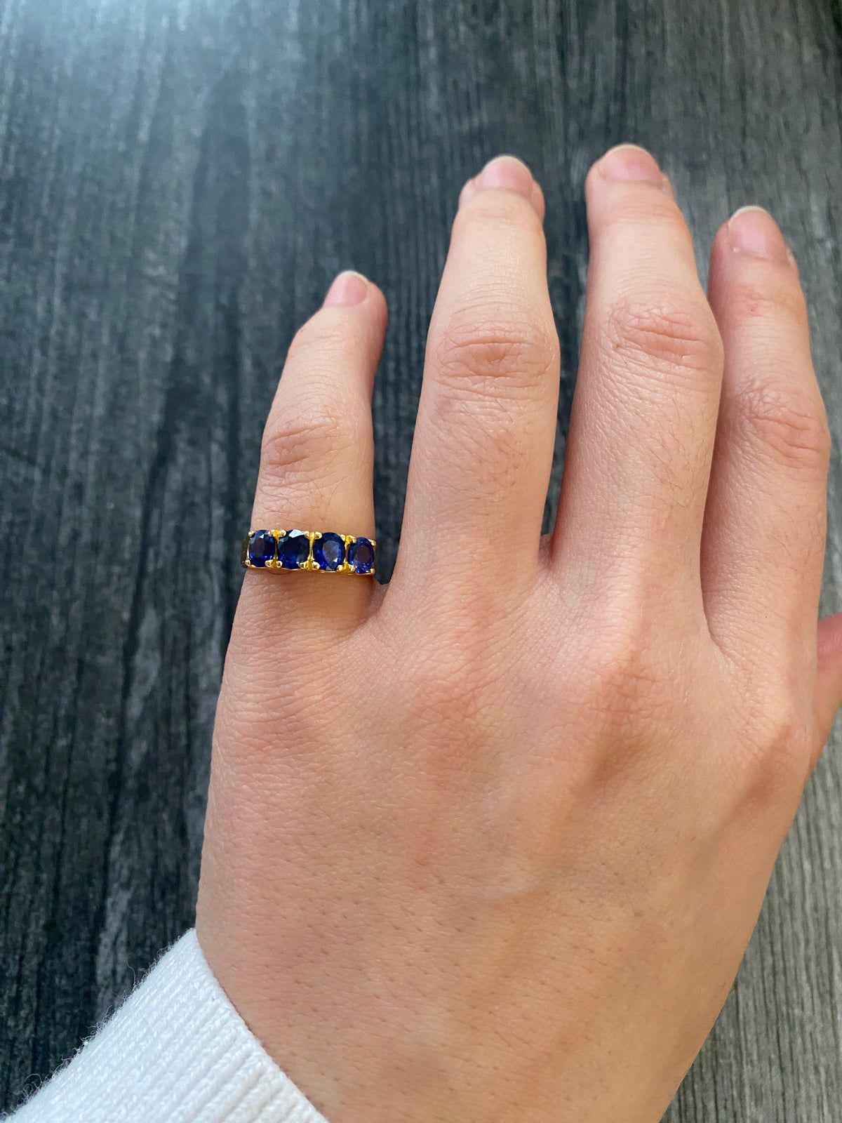 Velvet Blue Sapphire and 18K Gold Band