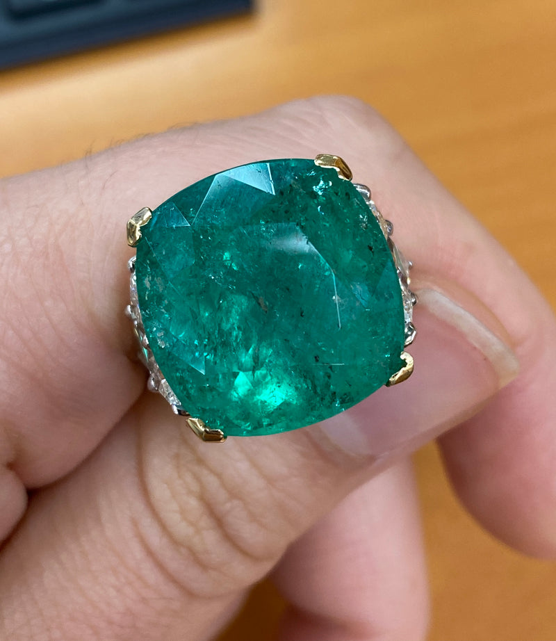 GIA 24.21 Carat Colombian Emerald and Diamond 18K Gold Statement Cocktail Ring