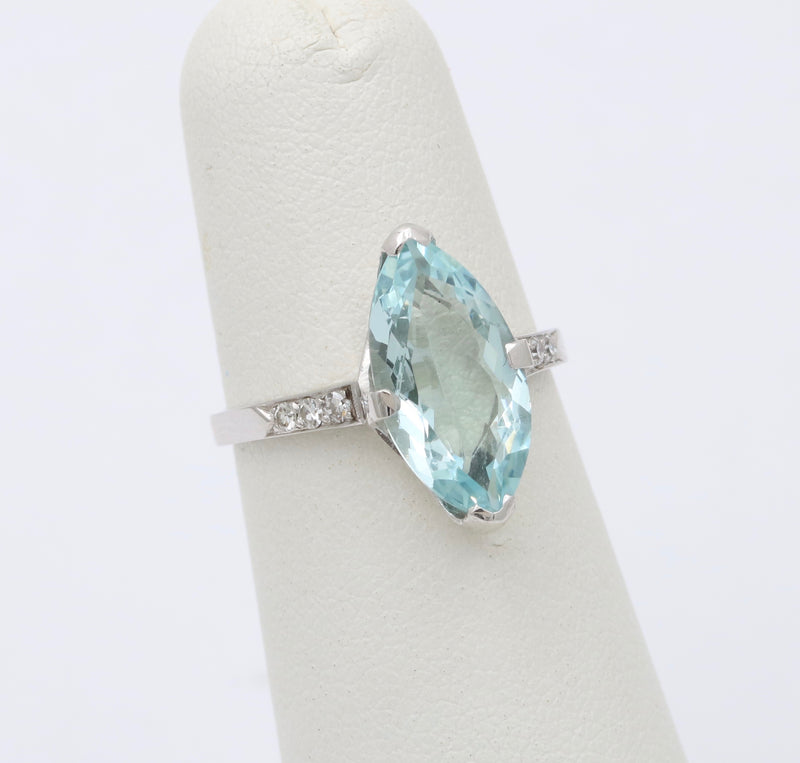 Art Deco 3 Carat Aquamarine and Diamond 18K Gold Ring, Alternative Engagement