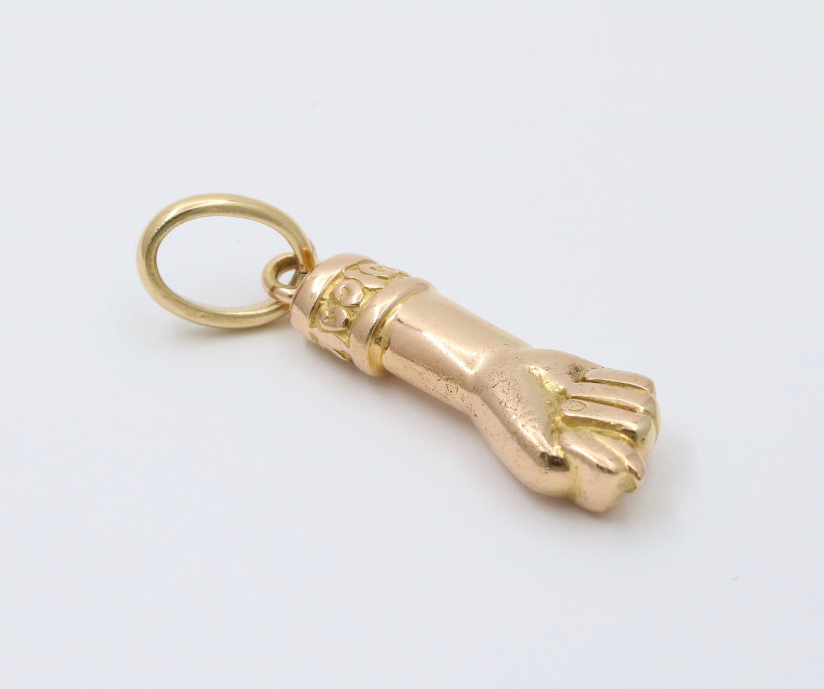 Large Vintage 18K Gold Figa Charm, 9.6 Grams Pendant