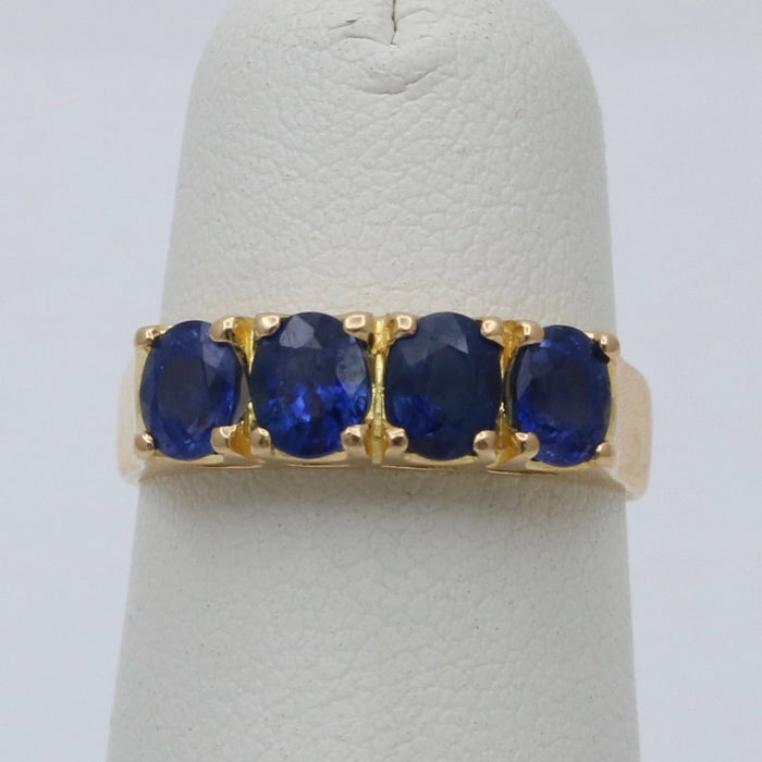 Velvet Blue Sapphire and 18K Gold Band